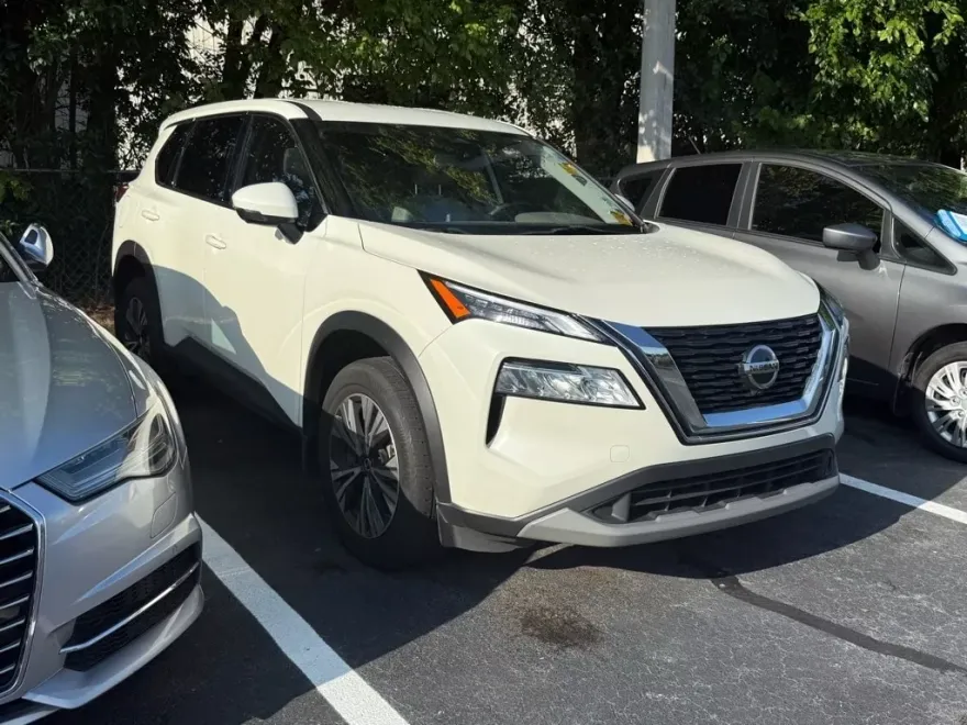 2021 Nissan Rogue SV photo 1