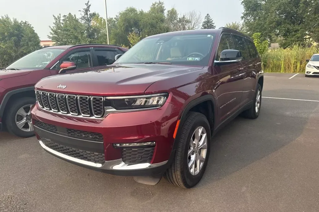 2022 Jeep Grand Cherokee Limited photo 1