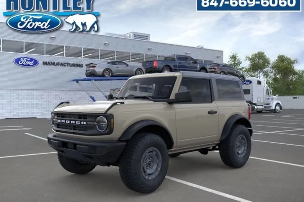 2025 Ford Bronco Base photo 1