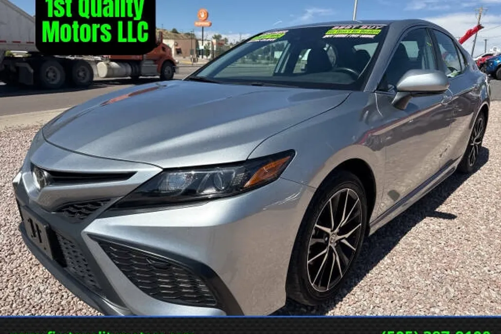 2024 Toyota Camry SE photo 1