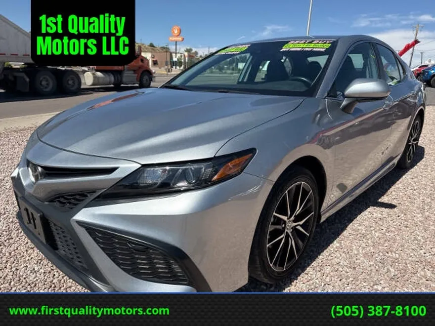 2024 Toyota Camry SE photo 1