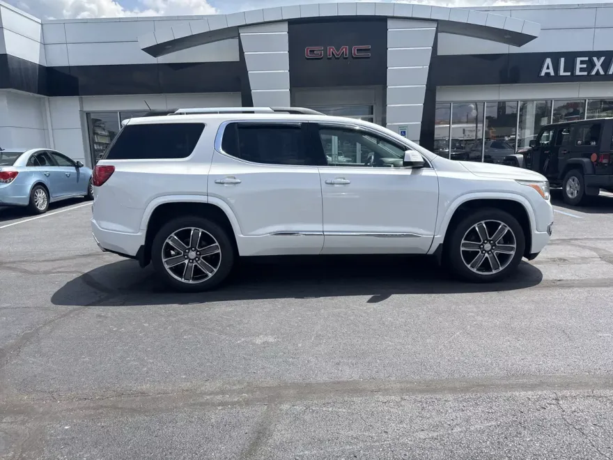 2019 Gmc Acadia Denali photo 1