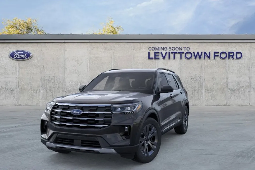 2025 Ford Explorer photo 1