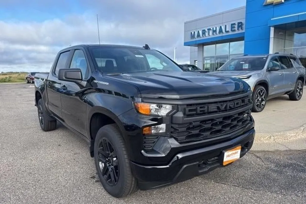 2026 Chevrolet Silverado 1500 Custom photo 1