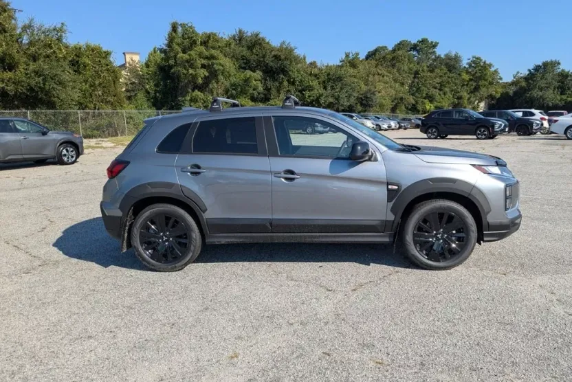 2025 Mitsubishi Outlander Sport ES SE LE photo 1