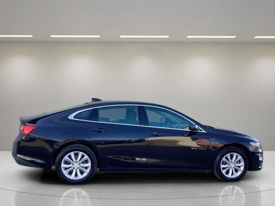 2024 Chevrolet Malibu 1LT photo 1