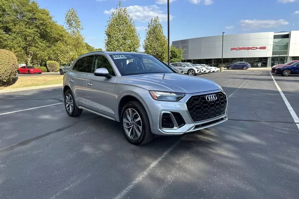 2025 Audi Q5 45 S line Premium Plus photo 1