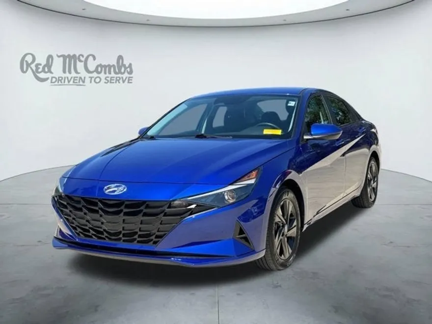 2023 Hyundai Elantra SEL photo 1