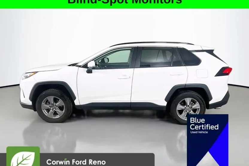 2024 Toyota RAV4 XLE photo 1