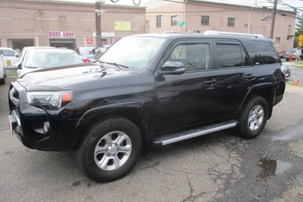 2016 Toyota 4Runner SR5 Premium photo 1