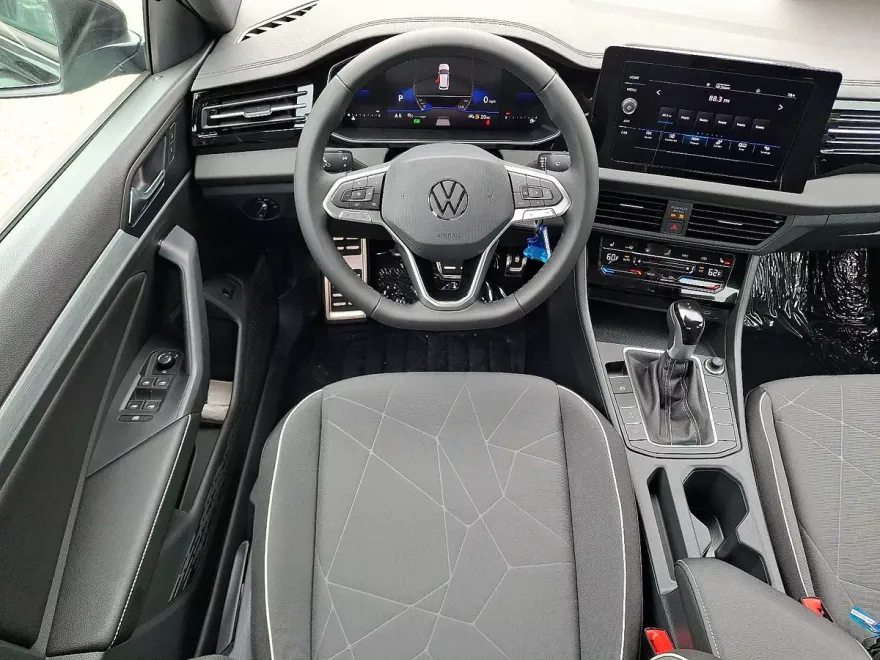 2025 Volkswagen Jetta Sport photo 1
