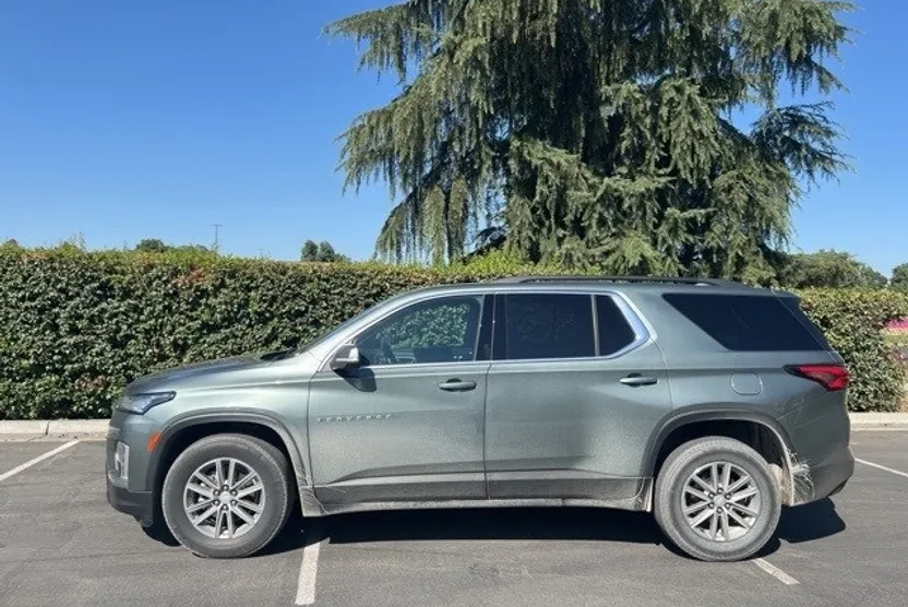 2023 Chevrolet Traverse Cloth 1LT photo 1