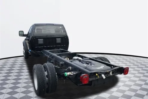 2024 Ram 5500 Tradesman SLT photo 3