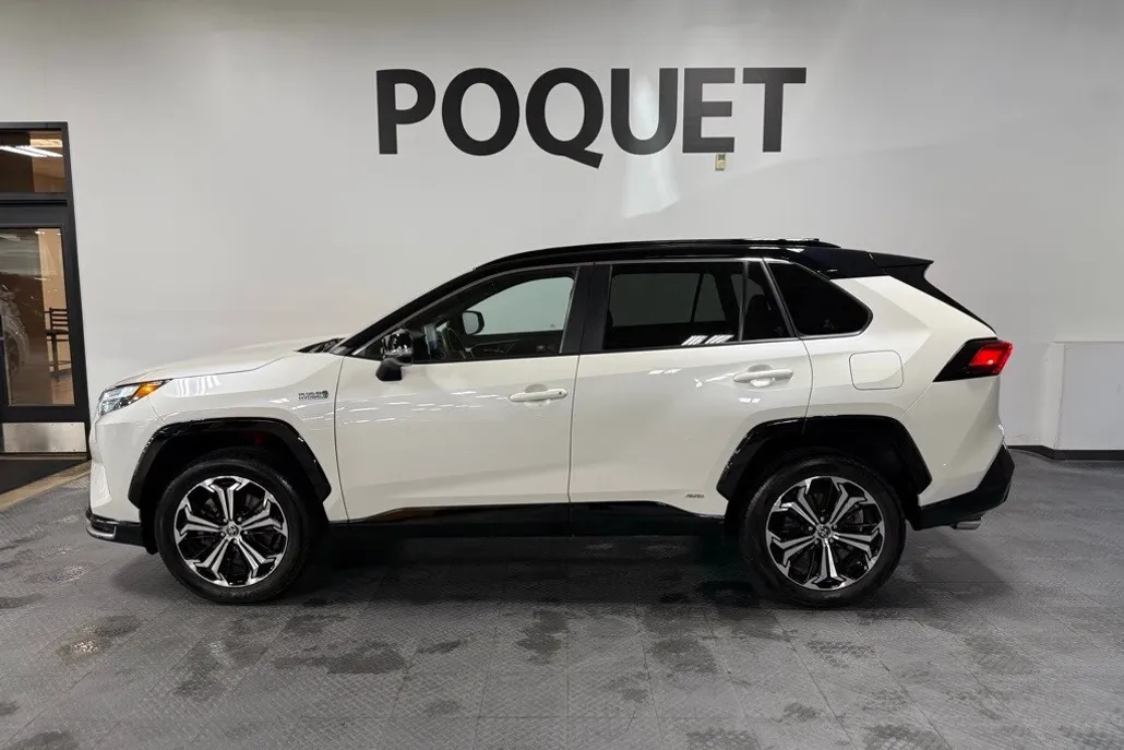 2022 Toyota RAV4 Prime XSE photo 1