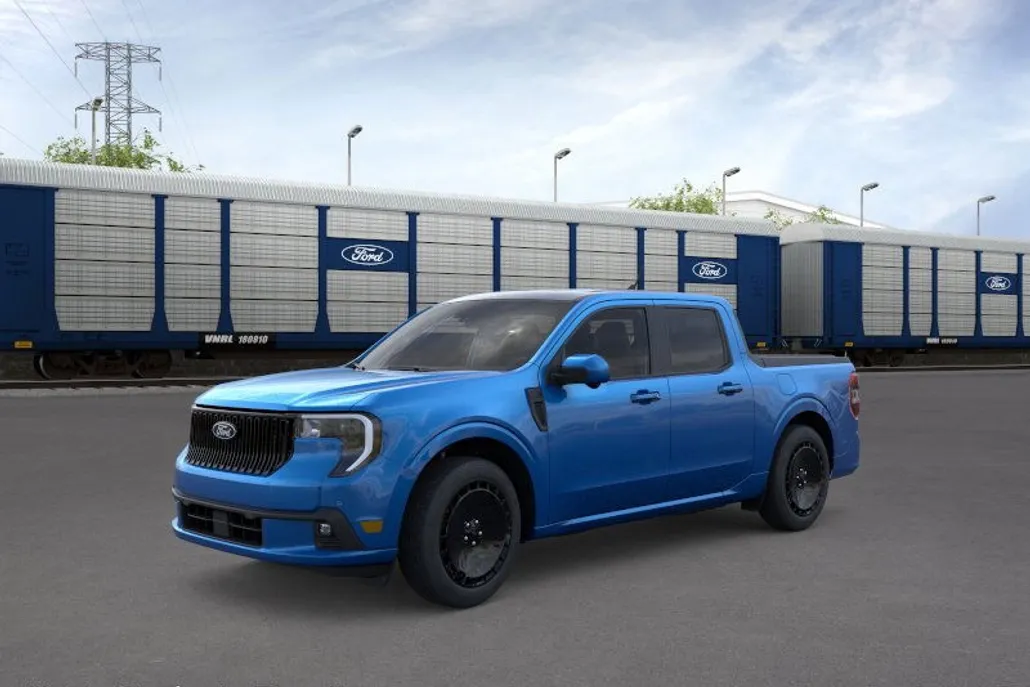 2025 Ford Maverick photo 1