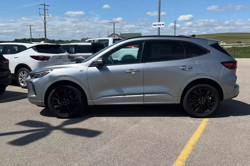 2024 Ford Escape ST-Line Elite photo 1