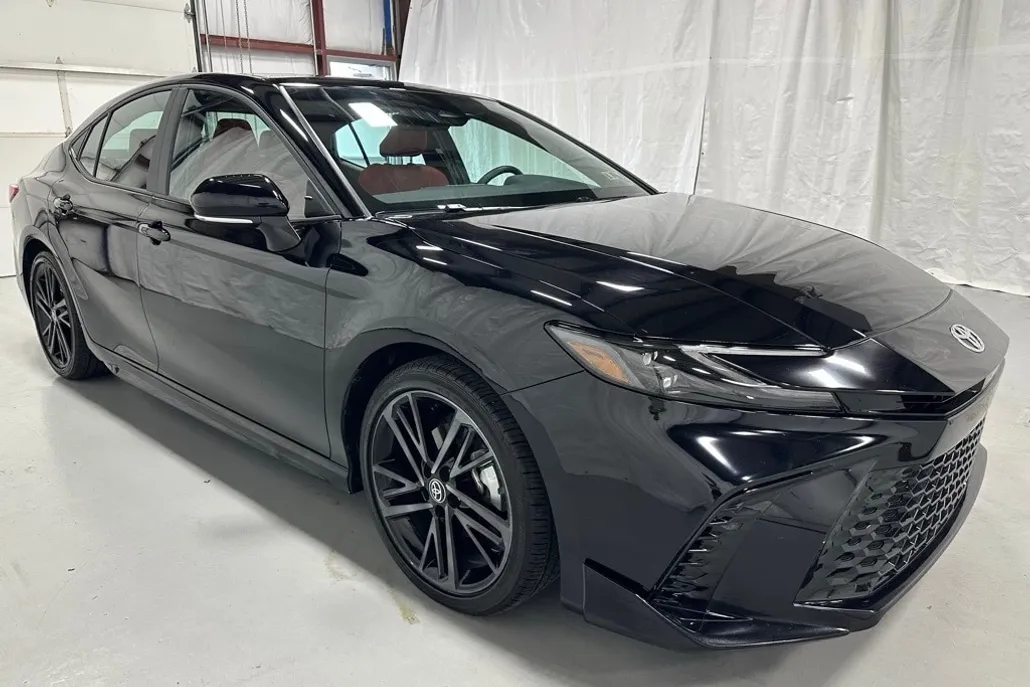 2025 Toyota Camry XSE photo 1