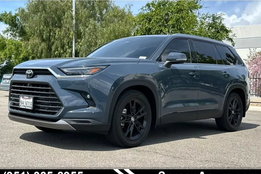 2024 Toyota Grand Highlander Limited photo 1