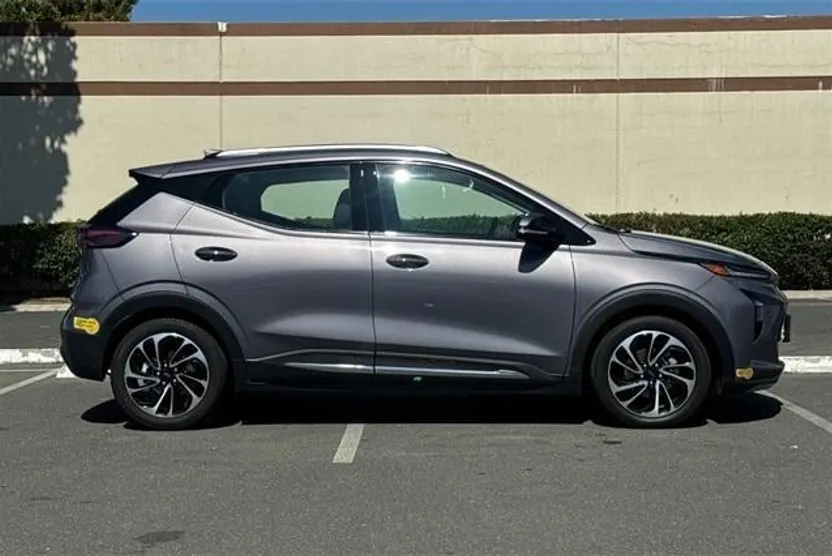 2022 Chevrolet Bolt EUV Premier photo 1
