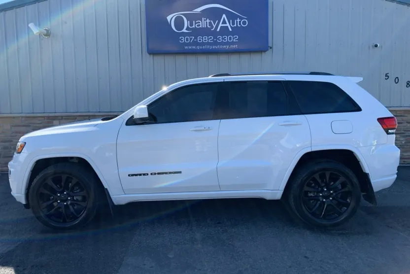 2020 Jeep Grand Cherokee Altitude photo 1