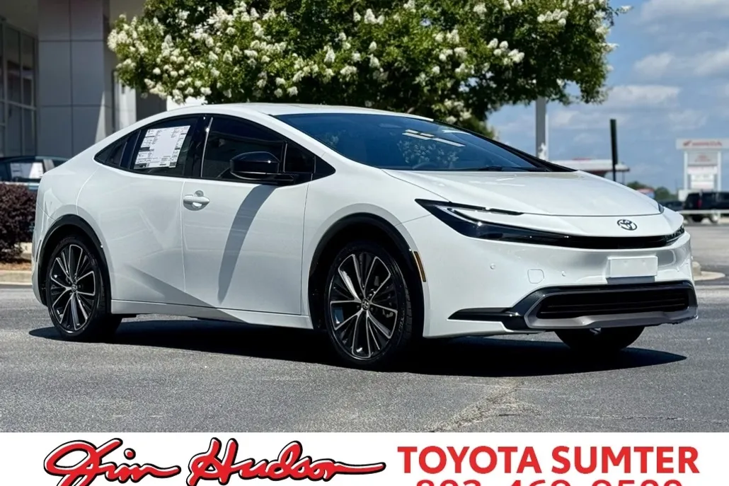 2025 Toyota Prius XLE photo 1