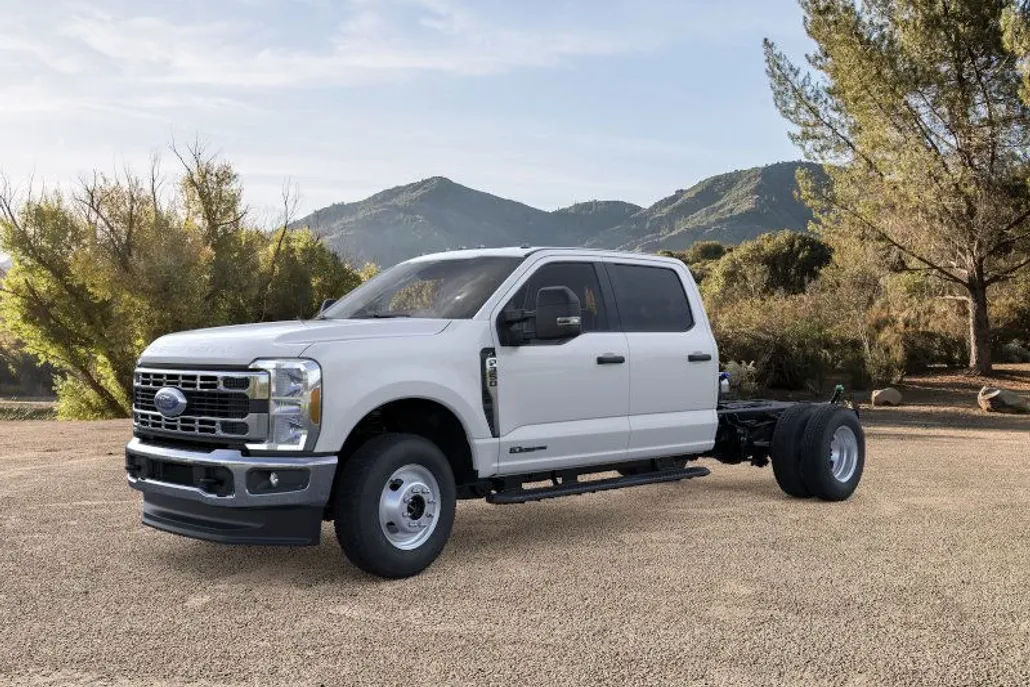 2025 Ford F-350 XL photo 1