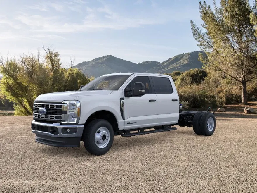 2025 Ford F-350 XL photo 1