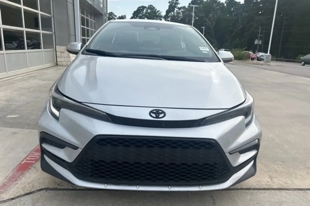 2024 Toyota Corolla SE photo 1