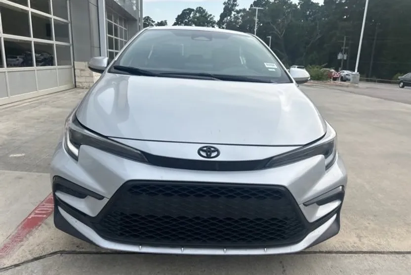 2024 Toyota Corolla SE photo 1