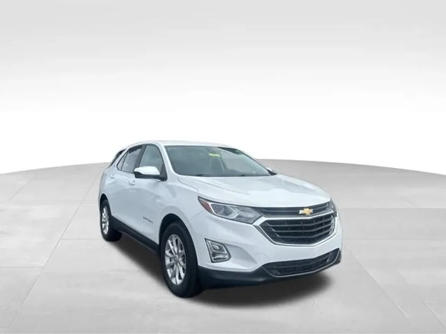 2021 Chevrolet Equinox LT photo 1