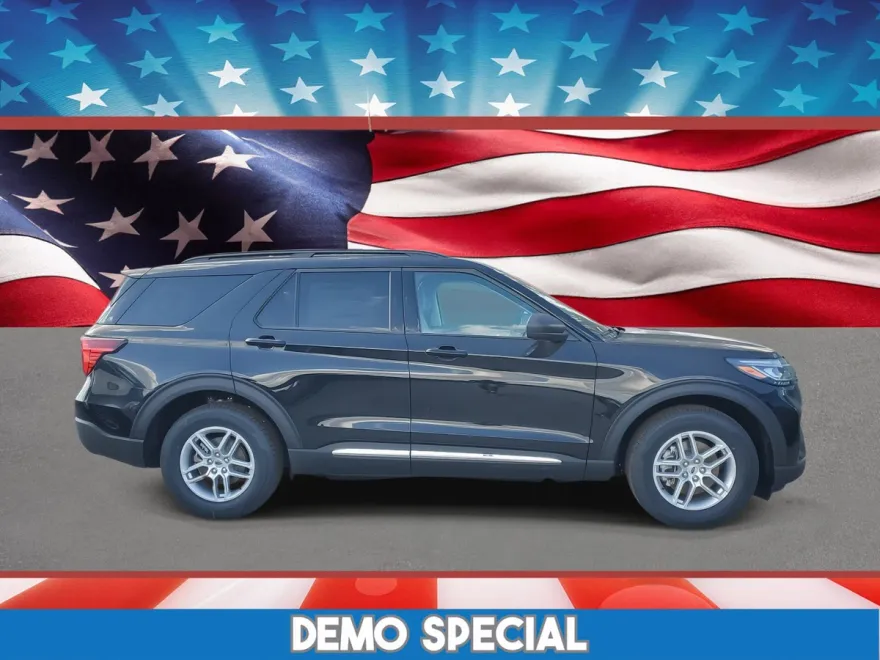 2025 Ford Explorer photo 1