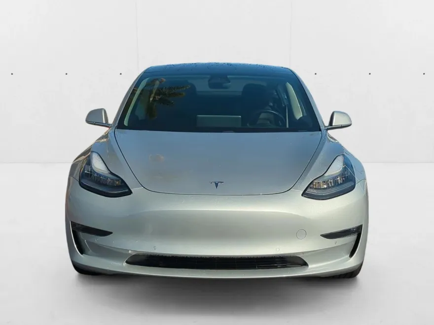 2018 Tesla Model 3 Long Range photo 1
