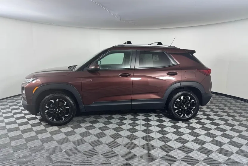 2022 Chevrolet Trailblazer LT photo 1