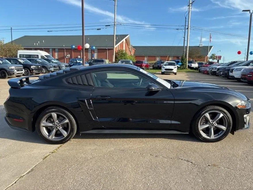 2021 Ford Mustang EcoBoost photo 7