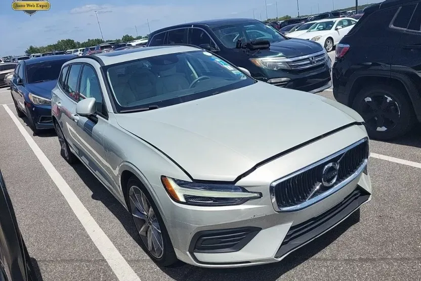 2020 Volvo V60 T5 photo 1