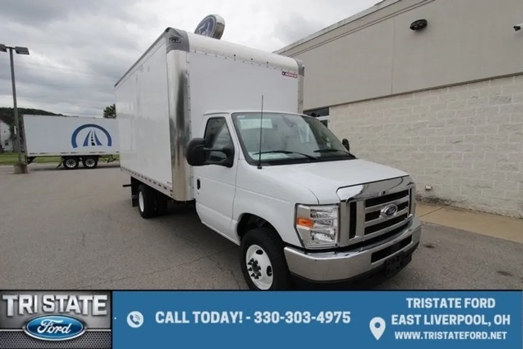 2025 Ford E-350 photo 1