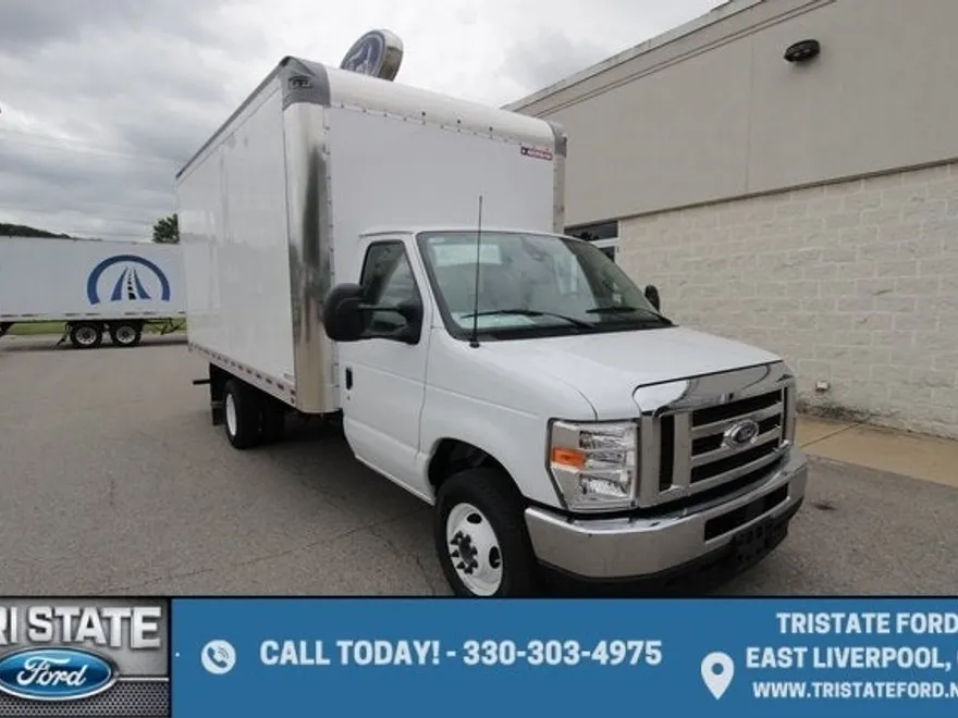 2025 Ford E-350 photo 1