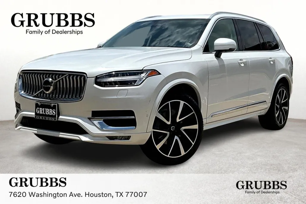 2023 Volvo XC90 Plus photo 1