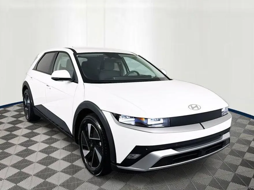 2025 Hyundai Ioniq 5 SE photo 1