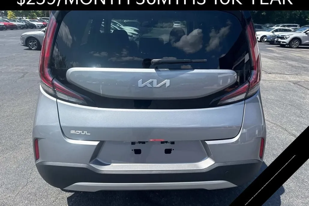 2025 Kia Soul LX photo 1