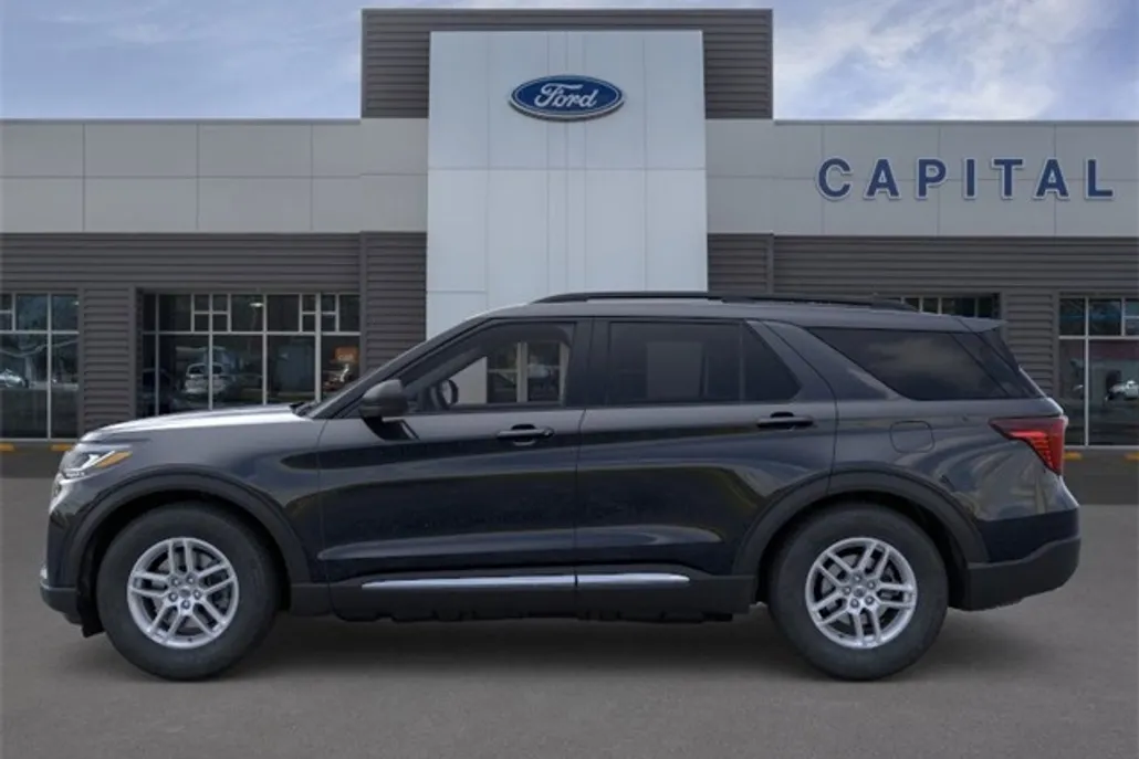 2025 Ford Explorer photo 1