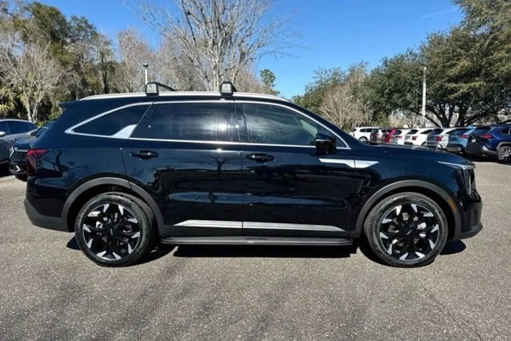 2025 Kia Sorento EX photo 1