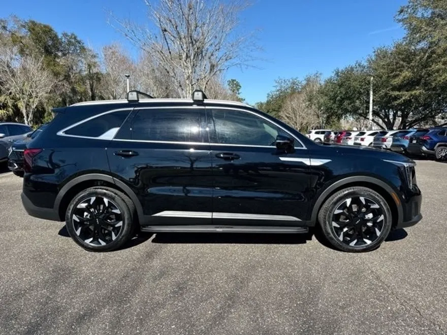 2025 Kia Sorento EX photo 1