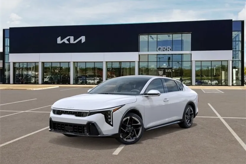 2025 Kia K4 GT-Line photo 1