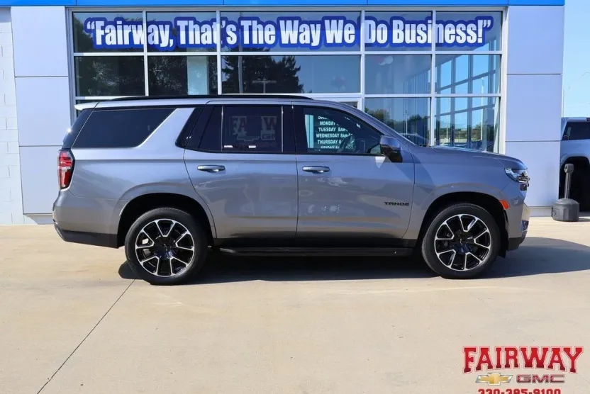 2022 Chevrolet Tahoe RST photo 1