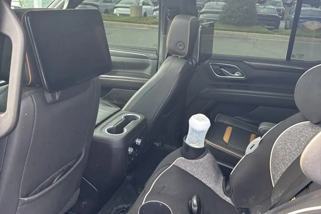 2021 Gmc Yukon AT4 photo 1