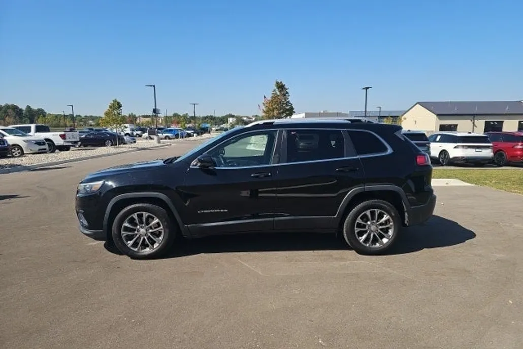 2019 Jeep Cherokee Latitude photo 1