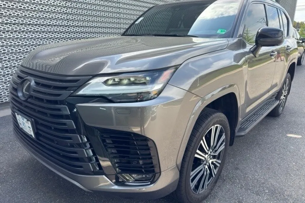 2024 Lexus LX 600 photo 1