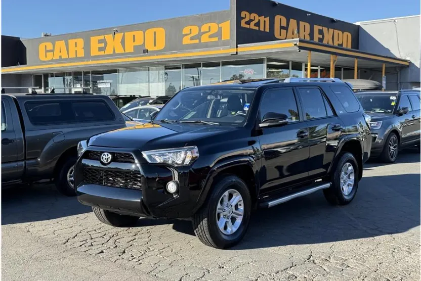 2017 Toyota 4Runner SR5 Sport photo 1