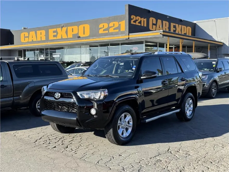 2017 Toyota 4Runner SR5 Sport photo 1